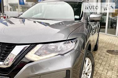 Позашляховик / Кросовер Nissan Rogue 2017 в 