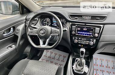 Позашляховик / Кросовер Nissan Rogue 2017 в 
