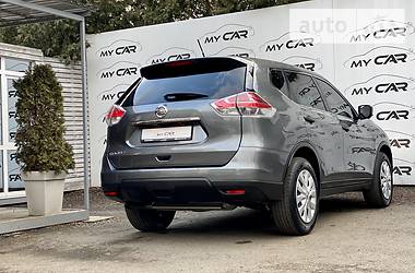 Позашляховик / Кросовер Nissan Rogue 2016 в 