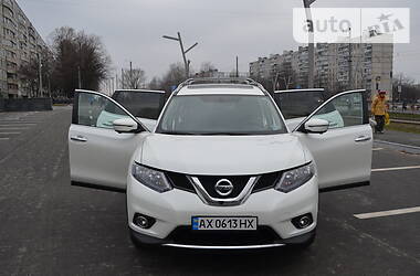 Внедорожник / Кроссовер Nissan Rogue 2016 в Харькове