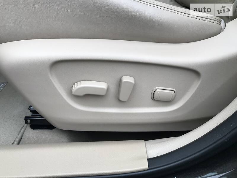 Позашляховик / Кросовер Nissan Rogue 2014 в Києві