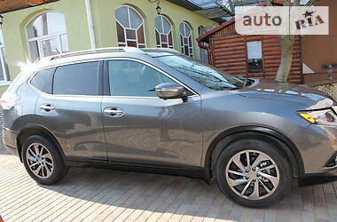 Позашляховик / Кросовер Nissan Rogue 2015 в 