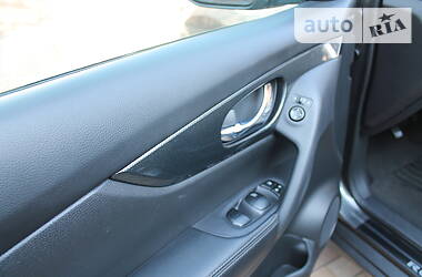 Позашляховик / Кросовер Nissan Rogue 2015 в 