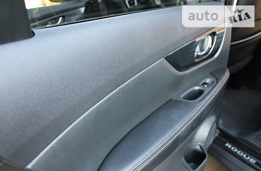 Позашляховик / Кросовер Nissan Rogue 2015 в 