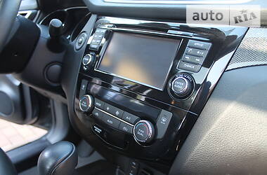 Позашляховик / Кросовер Nissan Rogue 2015 в 