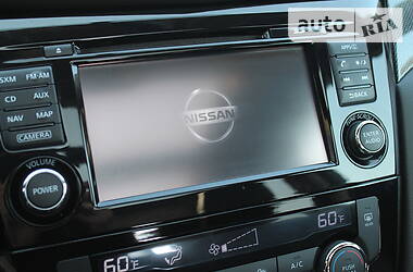 Позашляховик / Кросовер Nissan Rogue 2015 в 