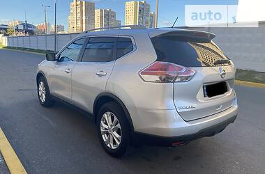 Позашляховик / Кросовер Nissan Rogue 2014 в 