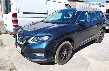 Позашляховик / Кросовер Nissan Rogue 2016 в 