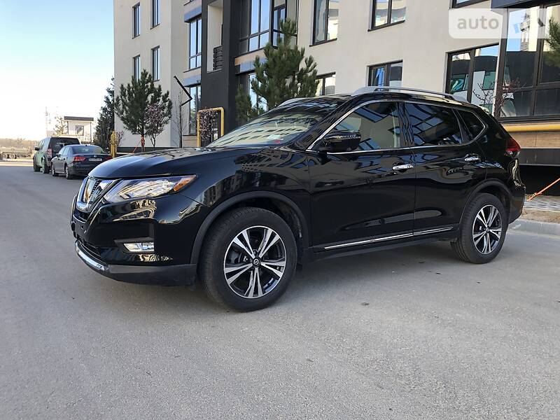 Позашляховик / Кросовер Nissan Rogue 2017 в Києві