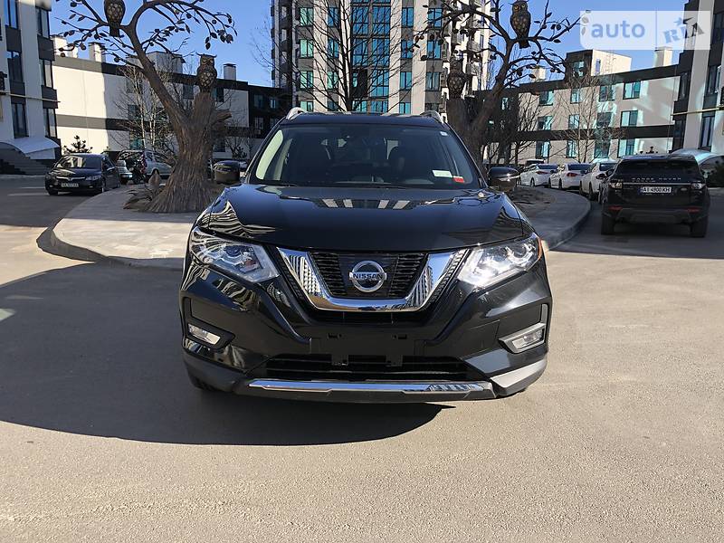 Позашляховик / Кросовер Nissan Rogue 2017 в Києві