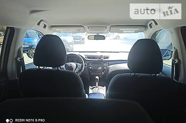 Позашляховик / Кросовер Nissan Rogue 2015 в 