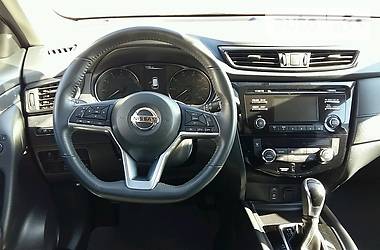 Позашляховик / Кросовер Nissan Rogue 2017 в 