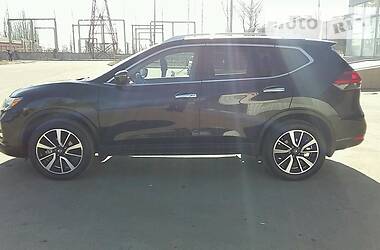 Позашляховик / Кросовер Nissan Rogue 2017 в 