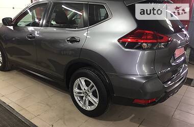 Позашляховик / Кросовер Nissan Rogue 2017 в 
