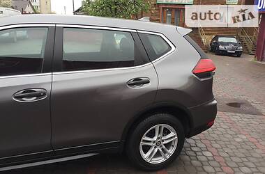 Позашляховик / Кросовер Nissan Rogue 2017 в 