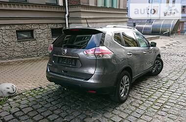 Позашляховик / Кросовер Nissan Rogue 2015 в 