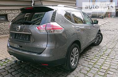 Позашляховик / Кросовер Nissan Rogue 2015 в 