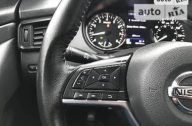 Позашляховик / Кросовер Nissan Rogue 2017 в 