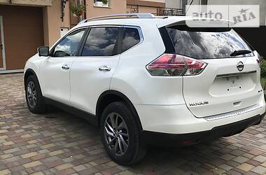 Позашляховик / Кросовер Nissan Rogue 2015 в 