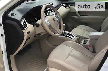 Позашляховик / Кросовер Nissan Rogue 2015 в 