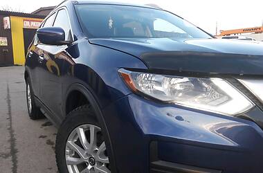 Позашляховик / Кросовер Nissan Rogue 2017 в 