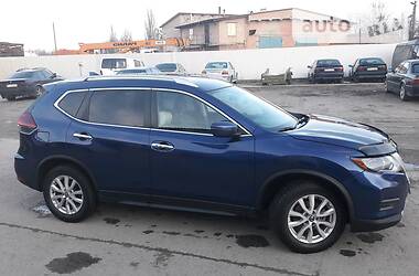 Позашляховик / Кросовер Nissan Rogue 2017 в 