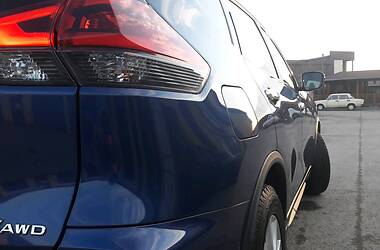 Позашляховик / Кросовер Nissan Rogue 2017 в 