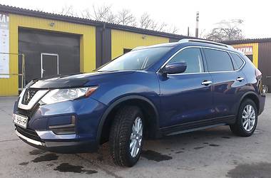 Позашляховик / Кросовер Nissan Rogue 2017 в 