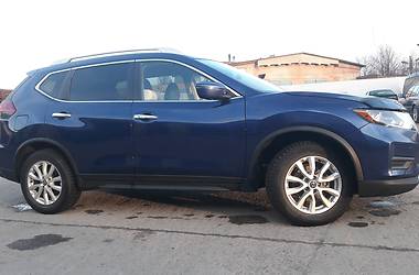 Позашляховик / Кросовер Nissan Rogue 2017 в 