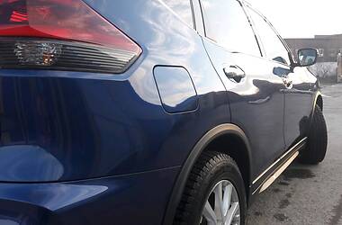 Позашляховик / Кросовер Nissan Rogue 2017 в 