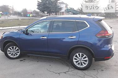 Позашляховик / Кросовер Nissan Rogue 2017 в 