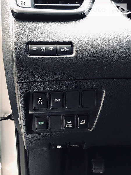 Позашляховик / Кросовер Nissan Rogue 2015 в Луцьку