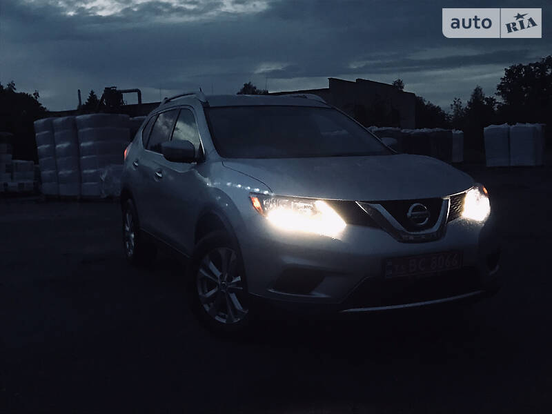 Позашляховик / Кросовер Nissan Rogue 2015 в Луцьку