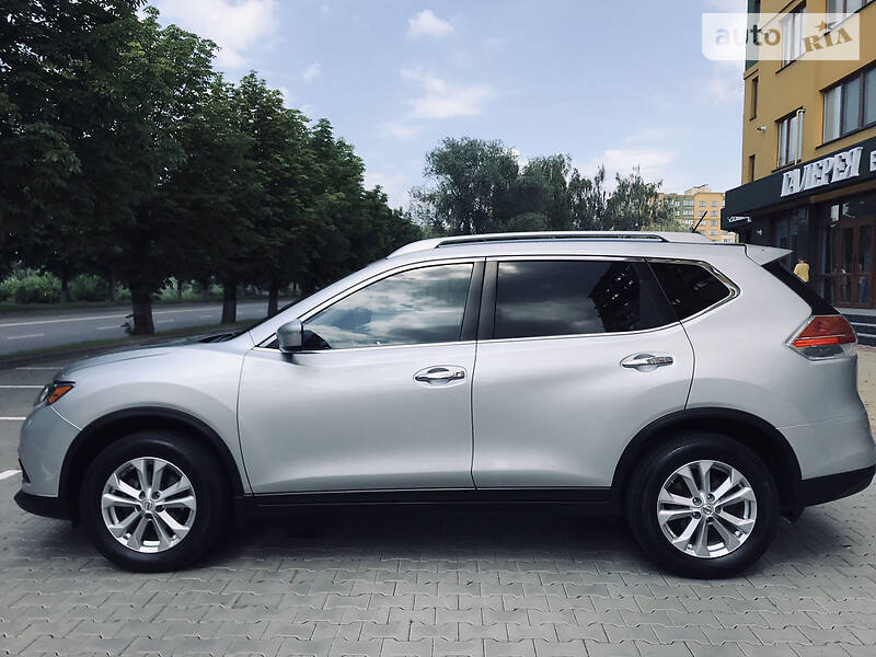 Позашляховик / Кросовер Nissan Rogue 2015 в Луцьку