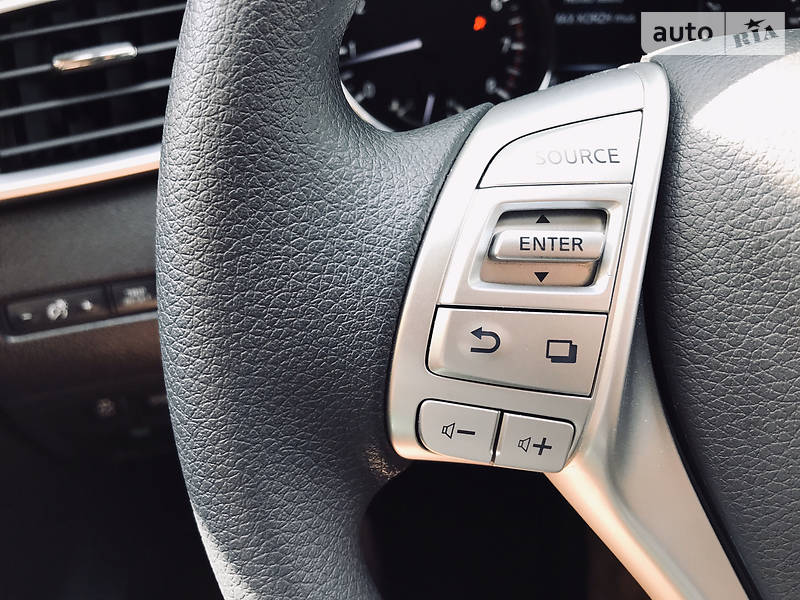 Позашляховик / Кросовер Nissan Rogue 2015 в Луцьку