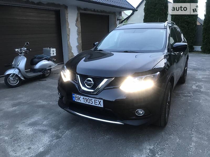 Позашляховик / Кросовер Nissan Rogue 2016 в Києві