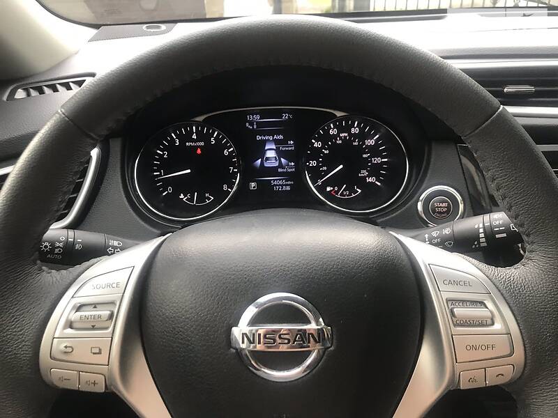 Позашляховик / Кросовер Nissan Rogue 2016 в Києві