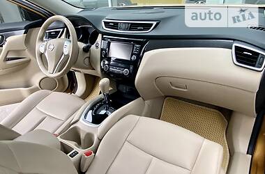 Позашляховик / Кросовер Nissan Rogue 2014 в 