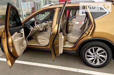 Позашляховик / Кросовер Nissan Rogue 2014 в 