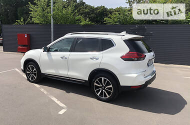 Позашляховик / Кросовер Nissan Rogue 2016 в 