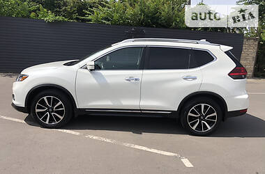 Позашляховик / Кросовер Nissan Rogue 2016 в 