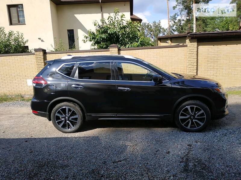 Позашляховик / Кросовер Nissan Rogue 2018 в Ірпені