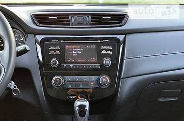 Позашляховик / Кросовер Nissan Rogue 2016 в 