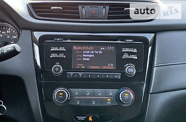 Позашляховик / Кросовер Nissan Rogue 2016 в 
