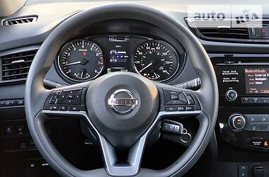 Позашляховик / Кросовер Nissan Rogue 2016 в 