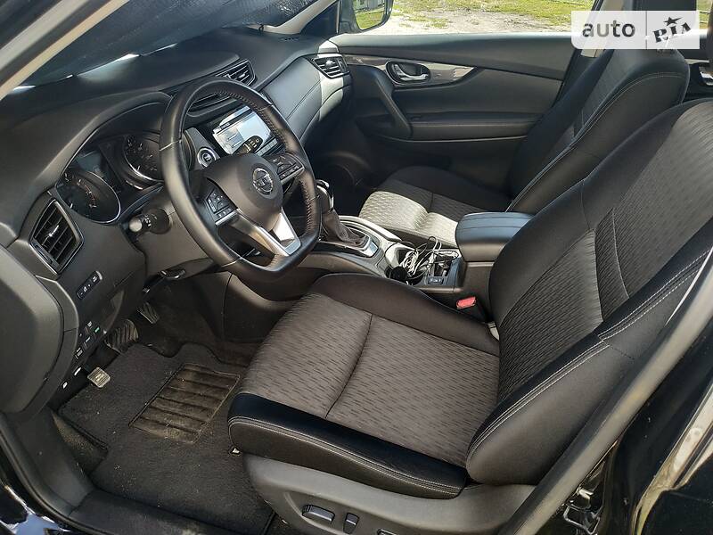 Внедорожник / Кроссовер Nissan Rogue 2016 в Полтаве