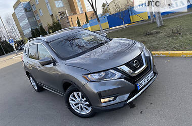 Внедорожник / Кроссовер Nissan Rogue 2017 в Киеве