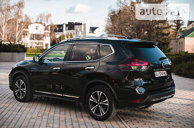 Внедорожник / Кроссовер Nissan Rogue 2017 в 