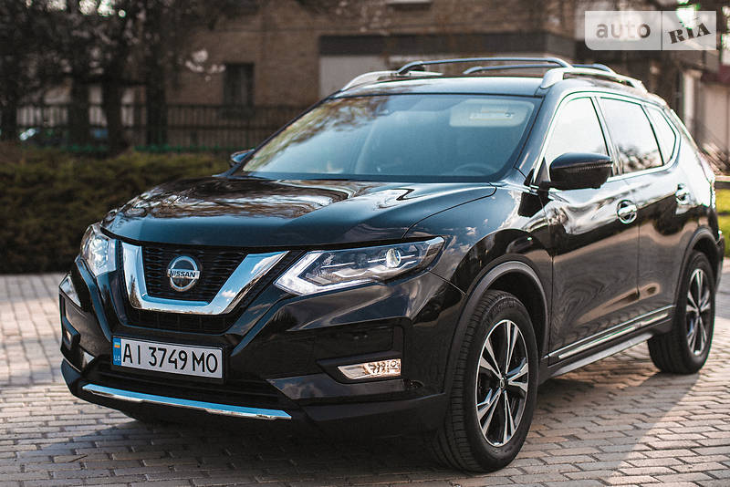 Внедорожник / Кроссовер Nissan Rogue 2017 в 