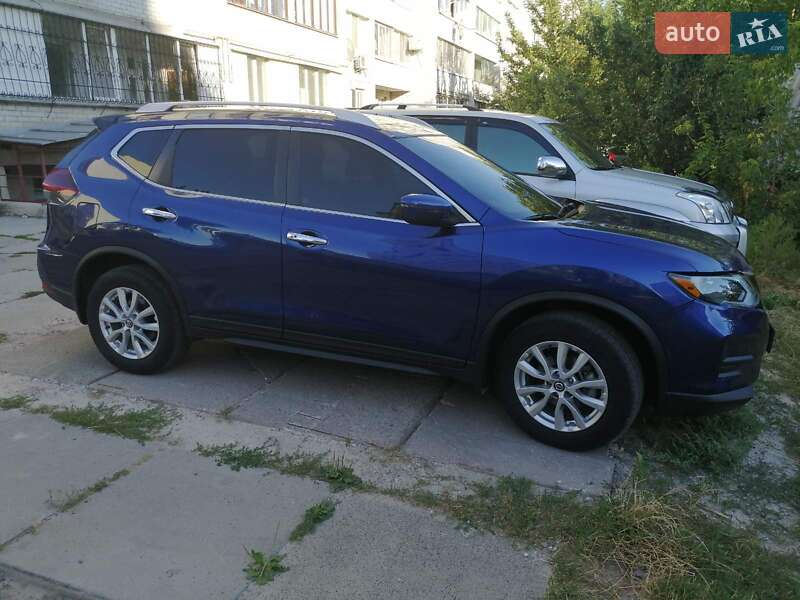 Позашляховик / Кросовер Nissan Rogue 2018 в Києві